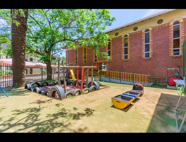 266M² BUSINESS FOR SALE IN MONTCLAIR